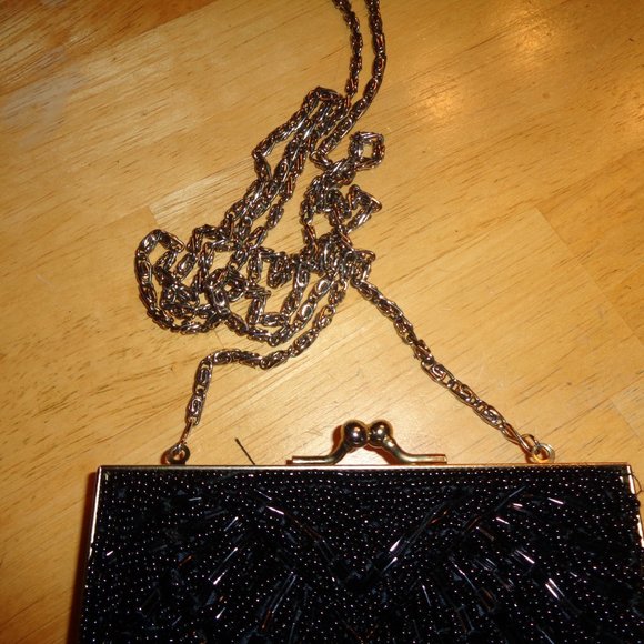 VINTAGE BLACK BEADED PURSE BY COLORIFFICS , SILVER CHAIN SHOUDER STRAP - Picture 2 of 10